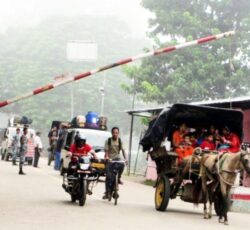 दसैँ मनाउन घर फर्किनेको लर्को