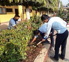 चितवनको भीमोदय नमुना मावि विद्यार्थीलाई उत्पादनदेखि बजारीकरण गर्न सिकाउँदै ।