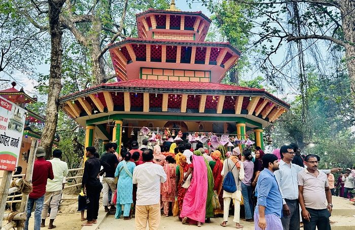 सिरहाको राजदेवी मन्दिरमा वैशाखी मेला