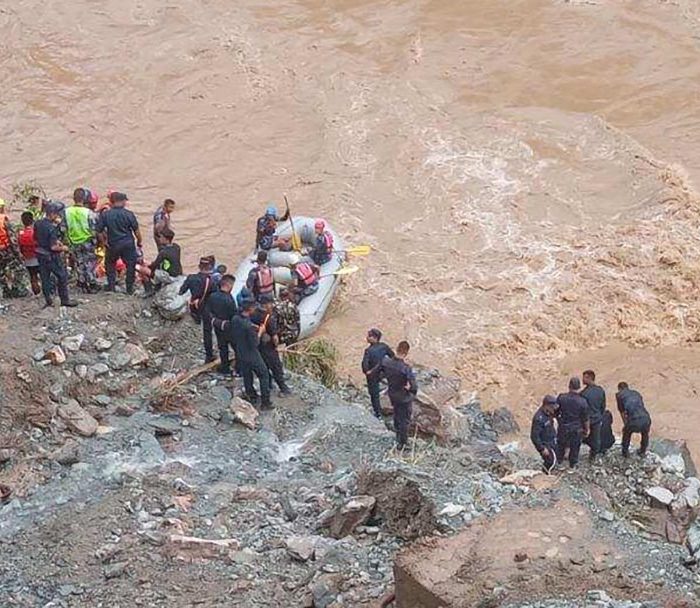 सिमलताल दुर्घटना: अहिलेसम्म १८ जनाको शव भेटियो, ९ जनाको सनाखत