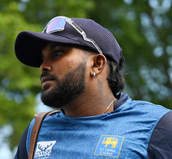 हसरंगाले छोडे श्रीलंका क्रिकेट टिमको कप्तानी