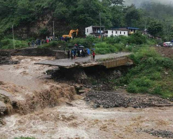 पाँच सडकखण्ड अझै अवरुद्ध, आठ खण्डमा एकतर्फी